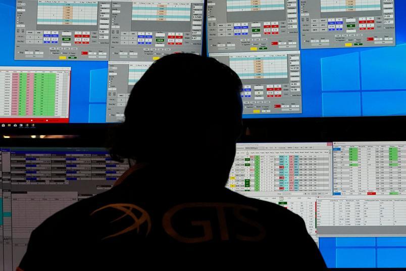 Global Stock Markets Dip on Disappointing US Tech Earnings
