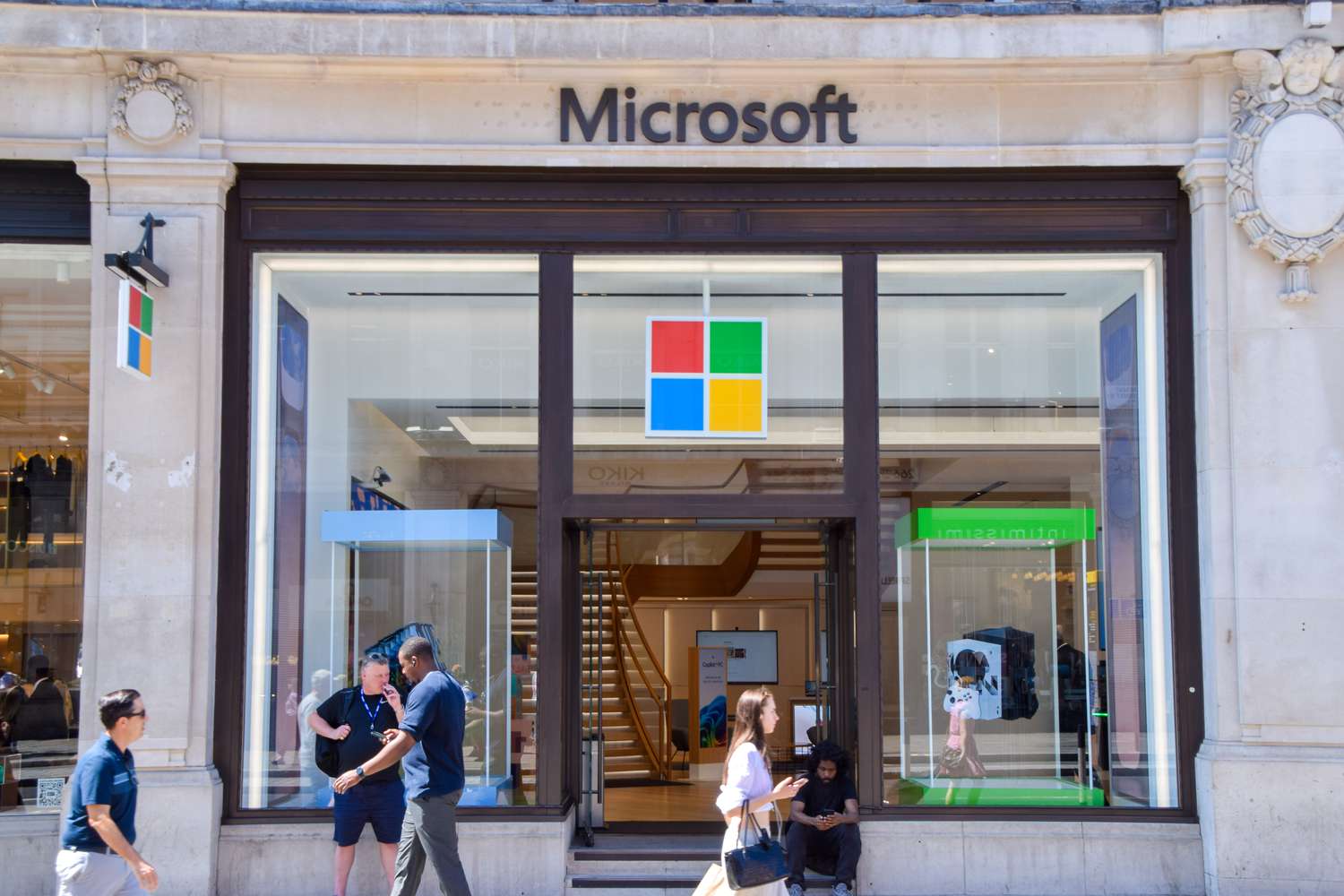 Tech Giants Microsoft and AMD Report Strong Earnings Amid