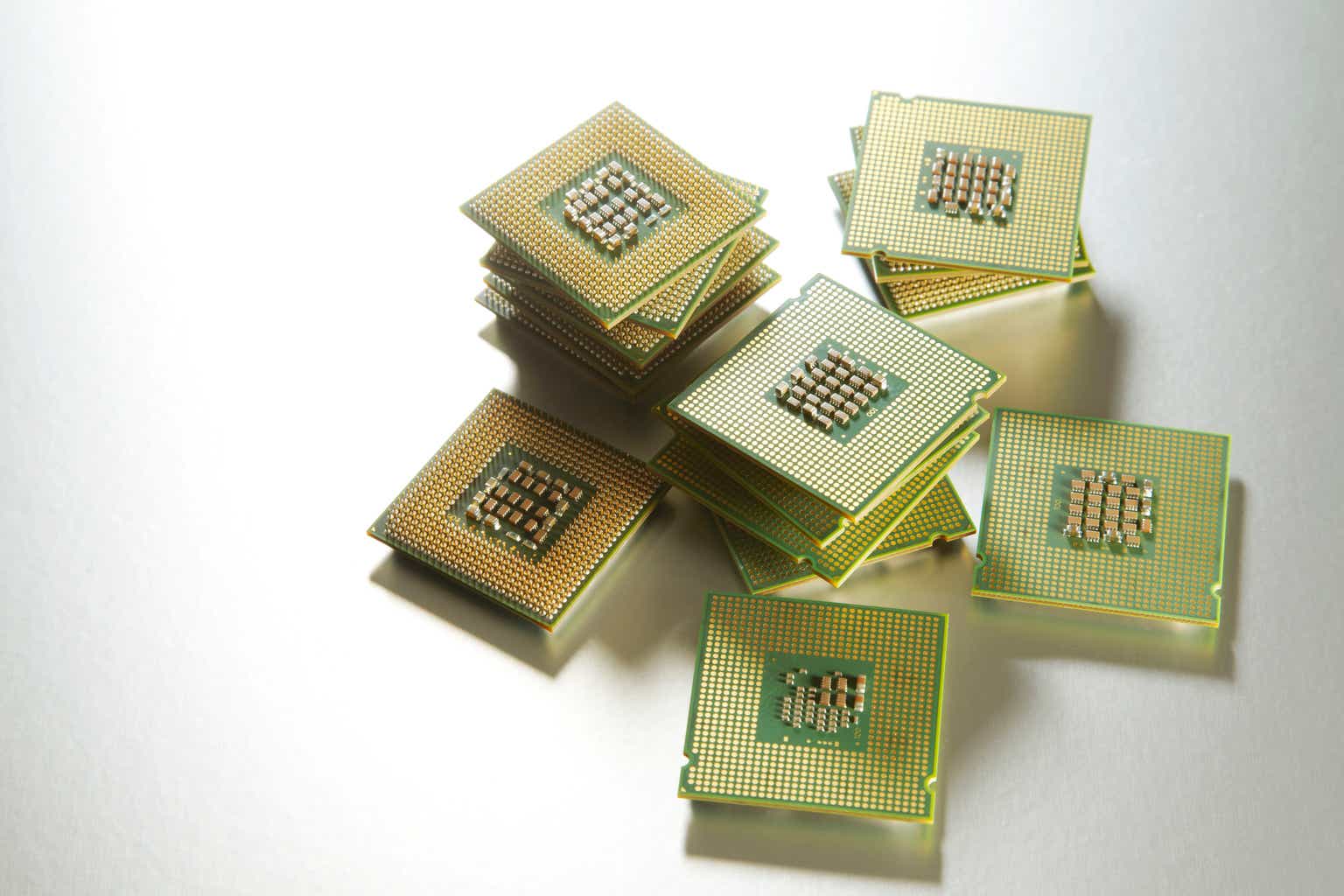 Semiconductor and AI Stocks: ASE Technology Faces Headwinds 