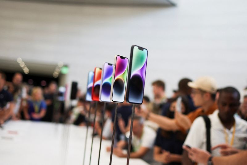 Apple Plans September 10 Launch Event for New iPhones,