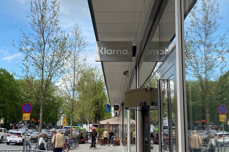Klarna Reduces Workforce as AI Chatbots Boost Efficiency