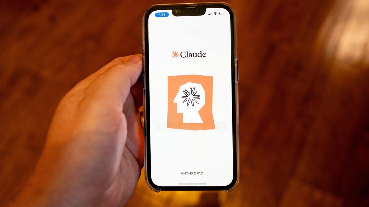 Claude AI's New 'Artifacts' Feature Revolutionizes AI-Human 