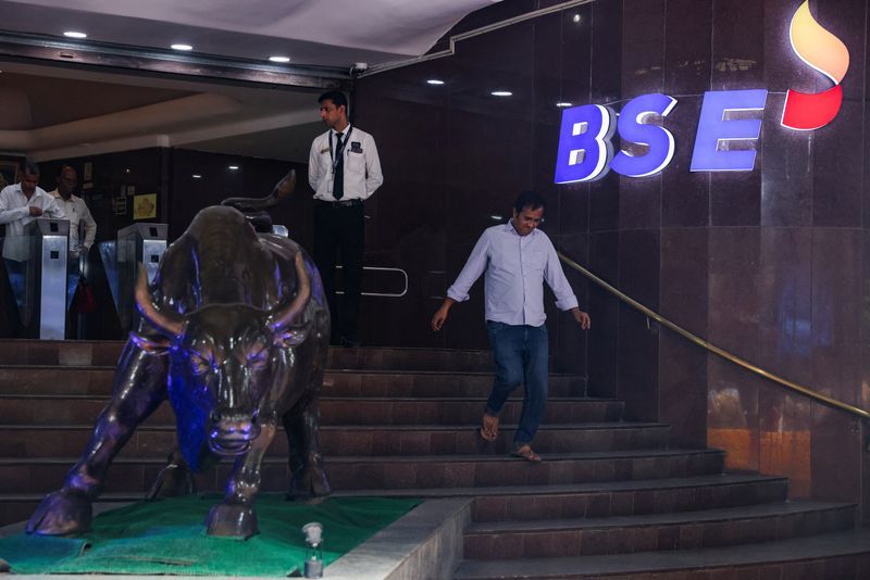 Indian Shares Poised for Lower Opening as US Economic Data