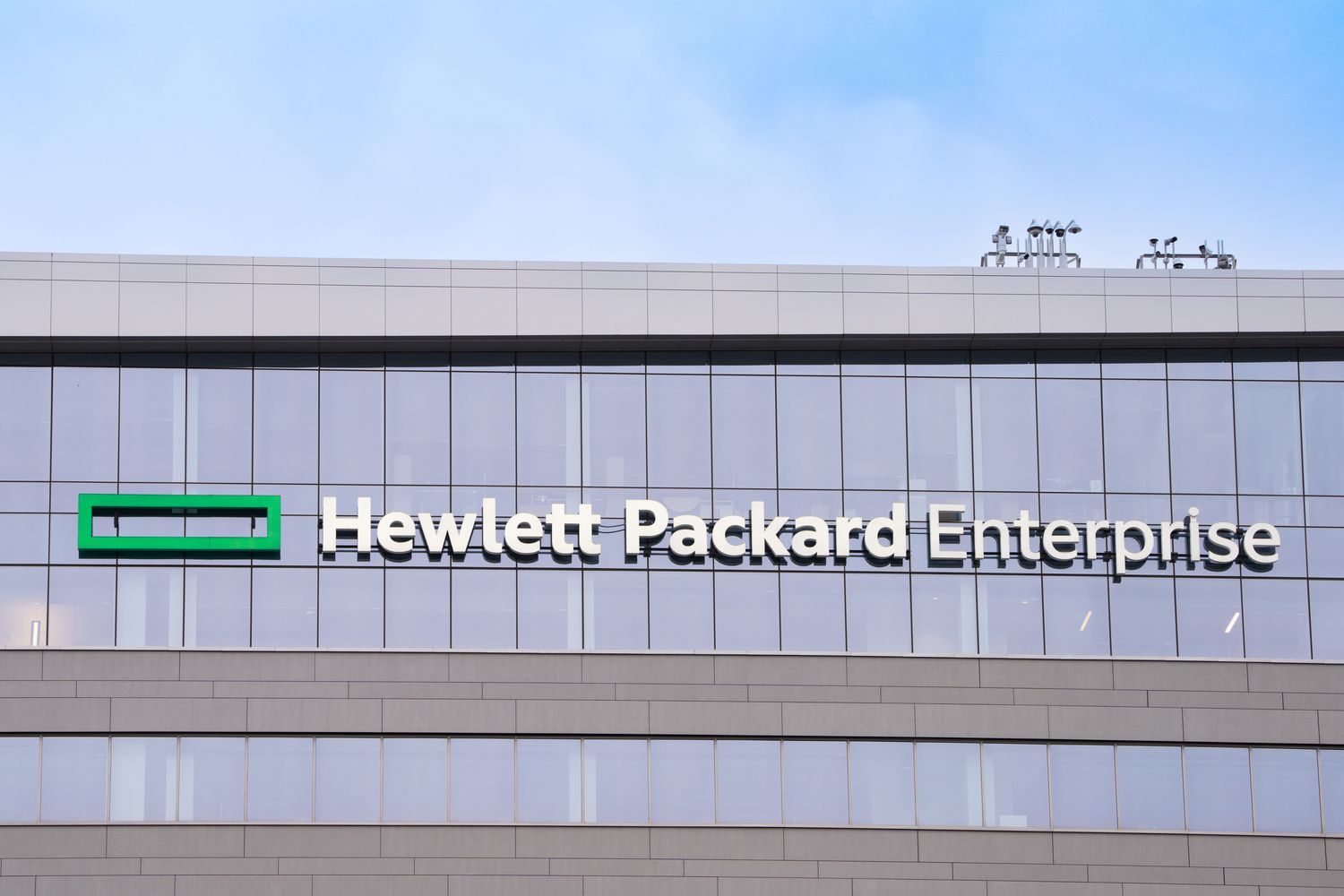 Hewlett Packard Enterprise Raises Annual Profit Forecast