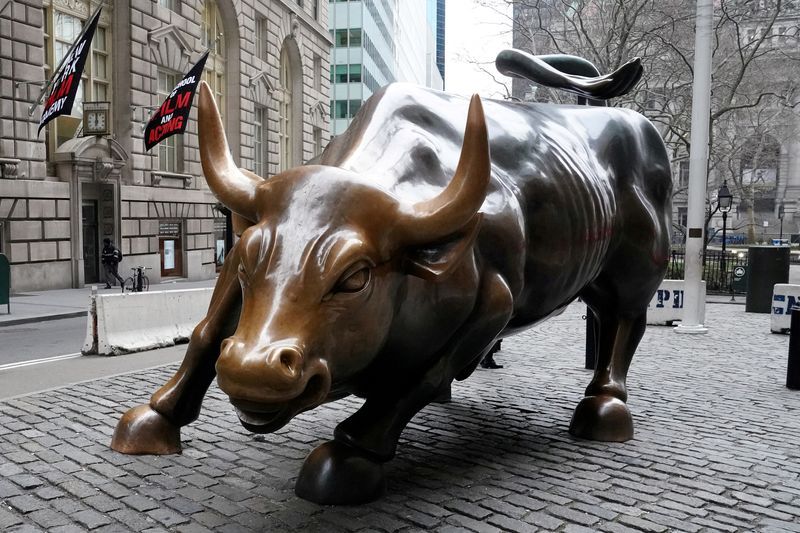 U.S. Tech Stocks Tumble as AI Rally Pauses, Impacting