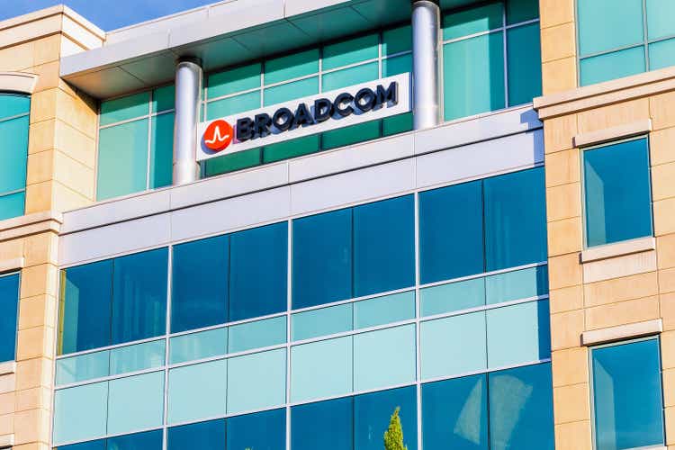 Broadcom's Q3 Success Overshadowed by Weak Q4 Forecast Amid 