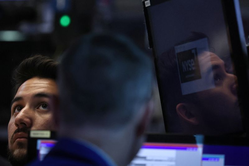 US Stock Futures Muted Ahead of Apple's iPhone 16 Launch