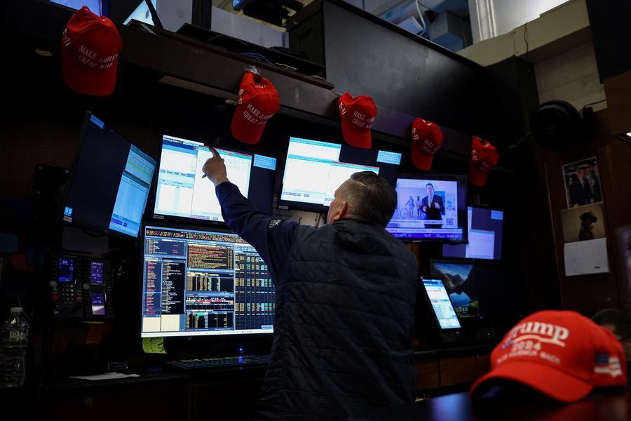 U.S. Stock Futures Waver as Investors Await Key Inflation