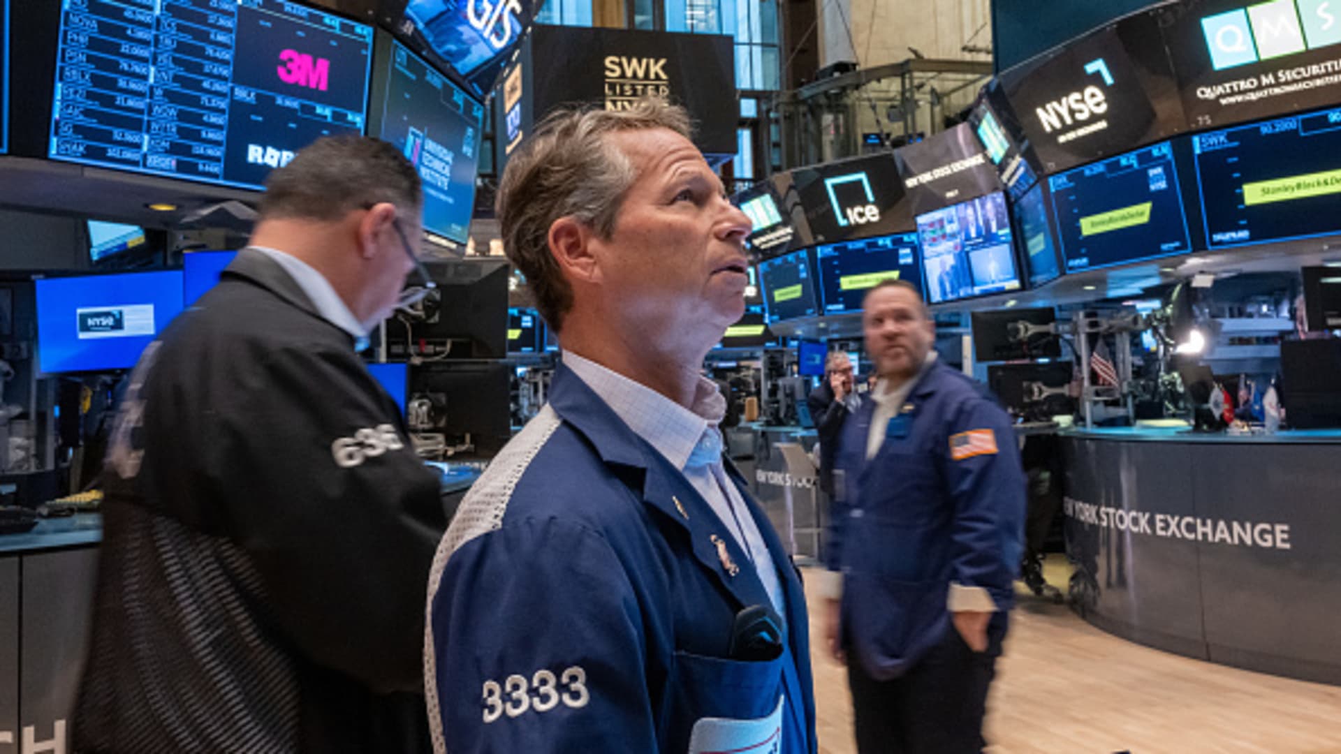 Dow Jones Soars to Record High Amid Economic Optimism and