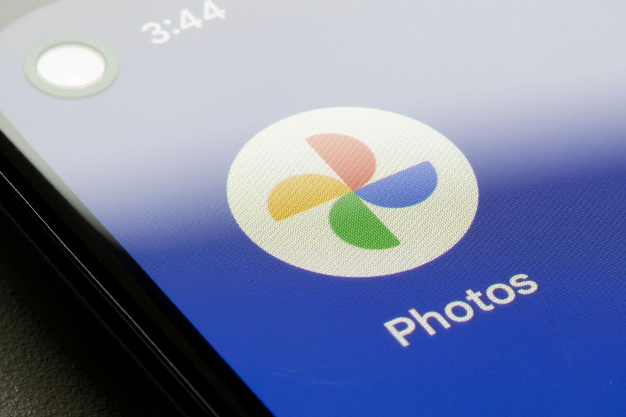 Google Photos Introduces Long-Awaited Flip and Rotate