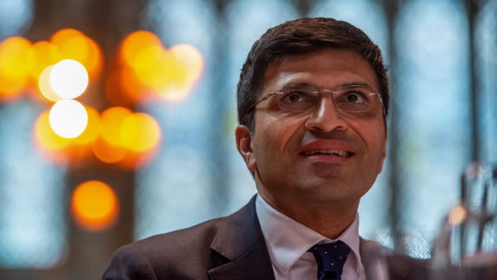UK Financial Regulator Warns of AI Risks and Benefits in