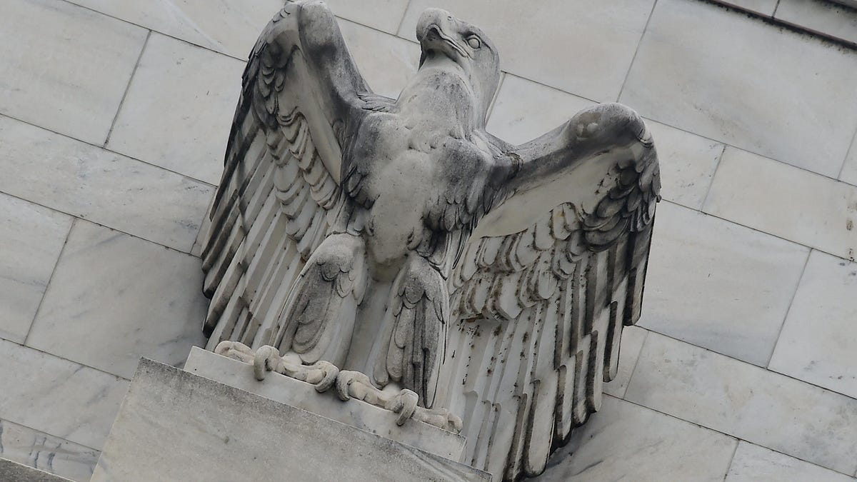 Federal Reserve Faces Criticism and Boeing's Final Offer: A 