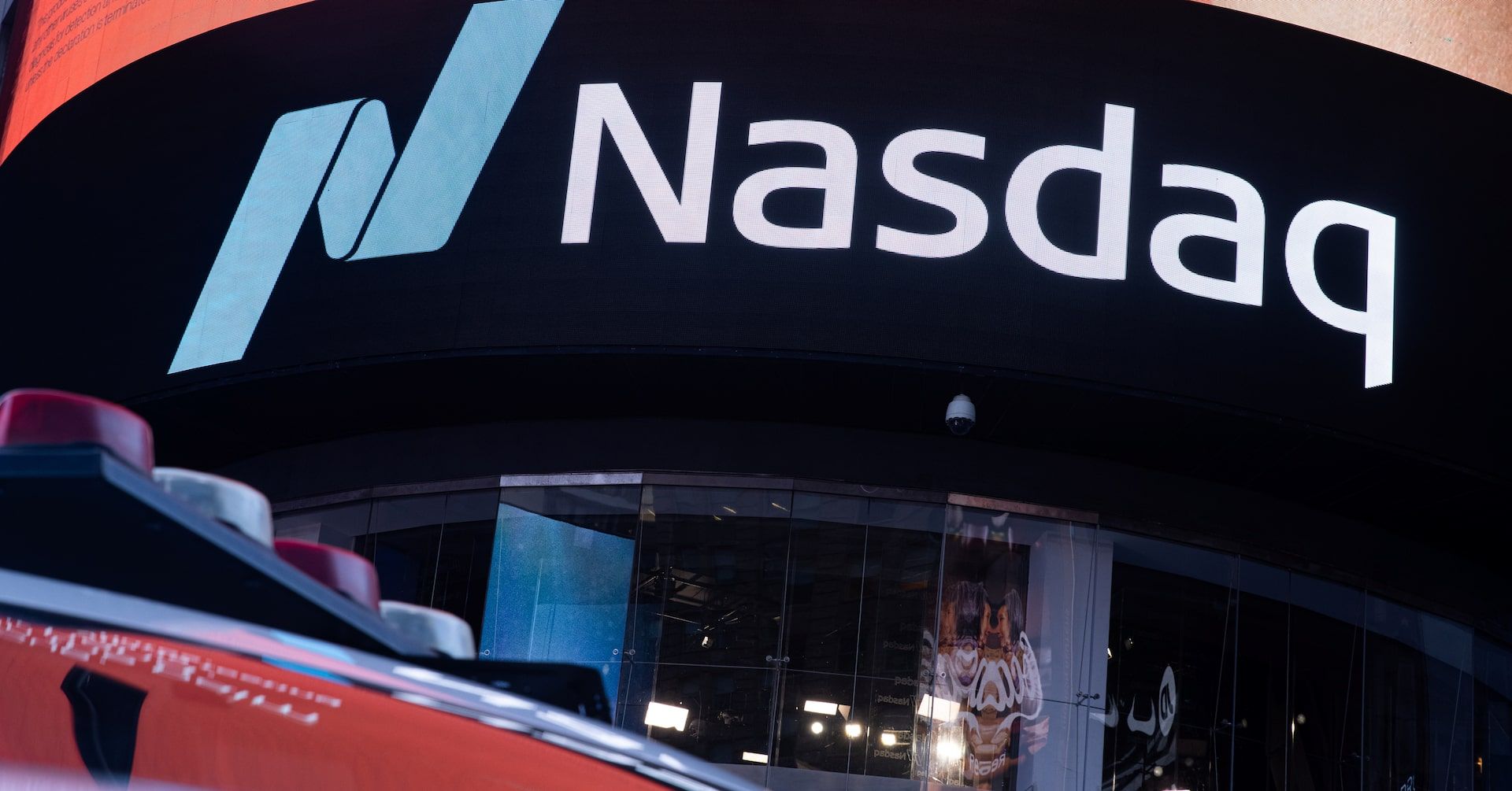 Nasdaq Futures Rise on AI Optimism Following Micron's