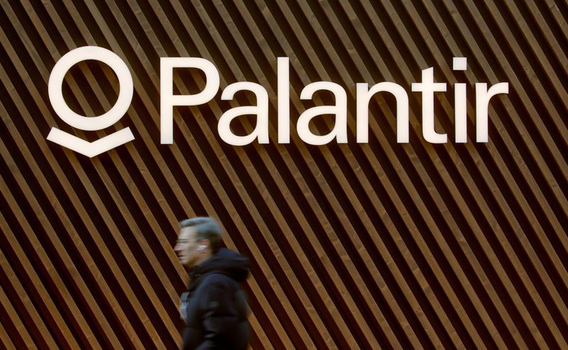 Peter Thiel's Massive Palantir Stock Sell-Off: Over $1
