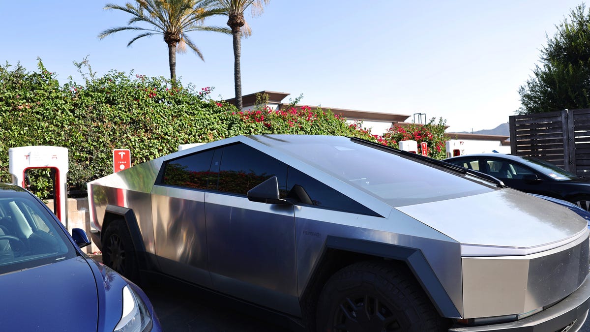 Tesla Cybertruck Receives Full Self-Driving Update, Marking 