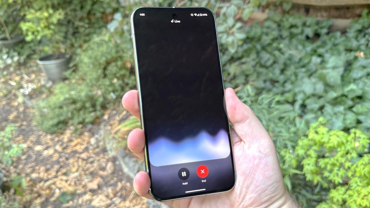 Google's Gemini Live: Free Voice AI Assistant Now Available 