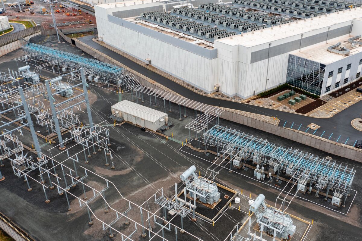 Utility Stocks Surge on AI-Driven Energy Demand: Vistra and 