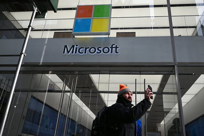 Microsoft Stock Receives Positive Outlook from Multiple