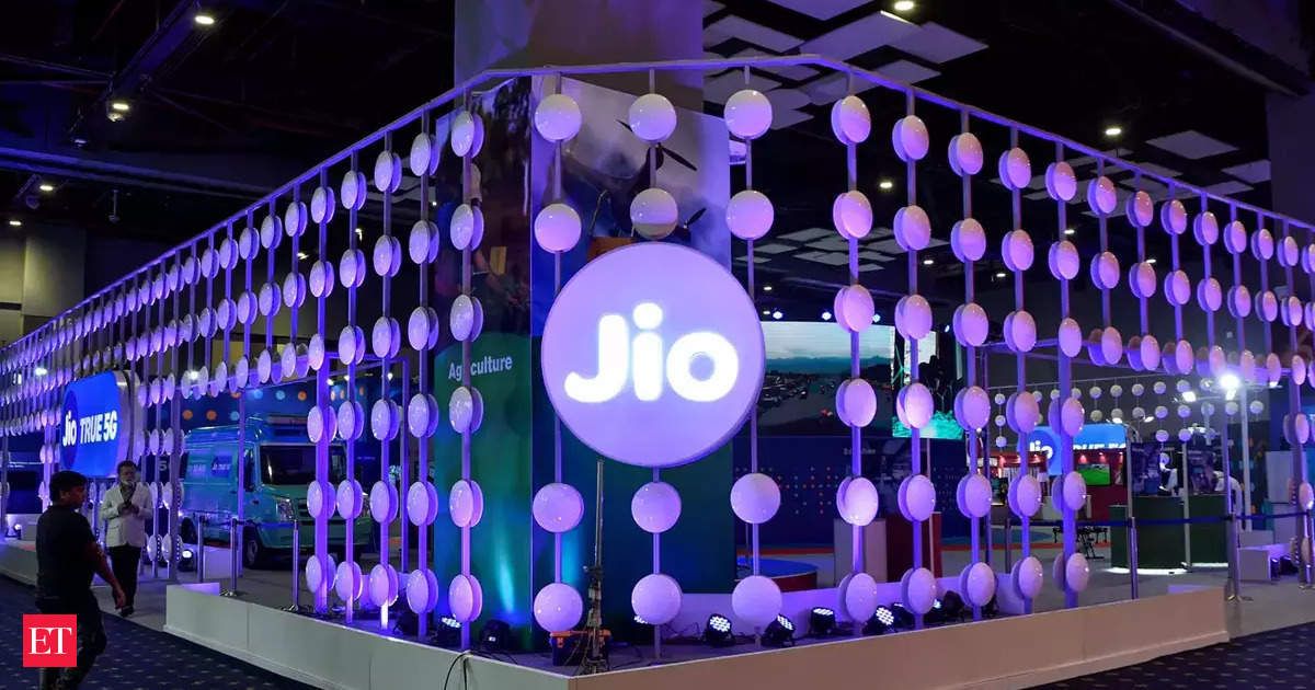 Reliance Jio Reports Strong Q1 FY25 Performance with 5G
