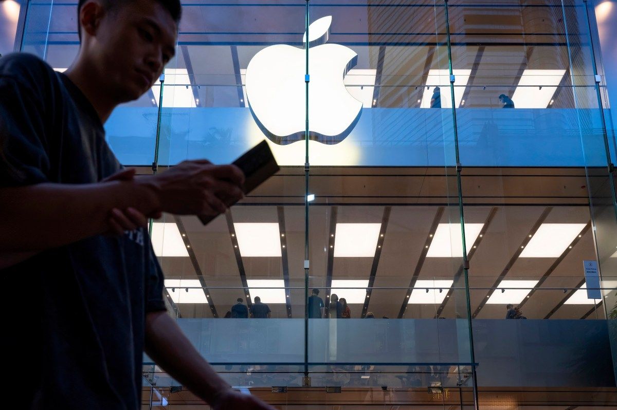 Apple's AI-Powered Smart Glasses Set to Launch in 2026,