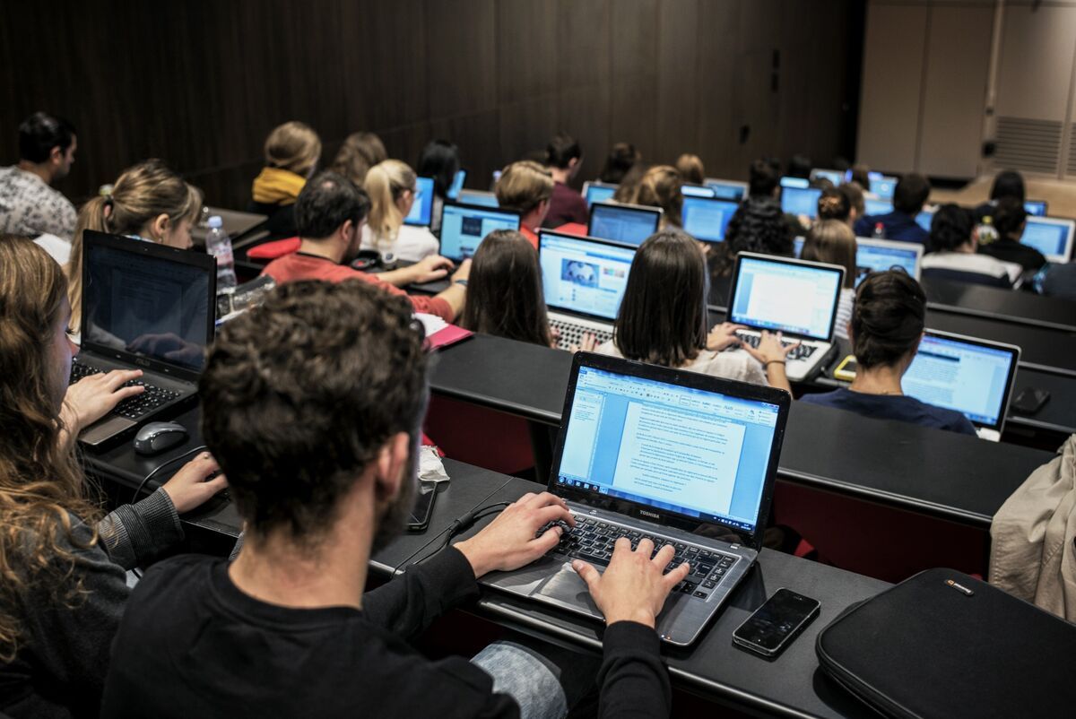 The Impact of AI on Higher Education: Challenges and