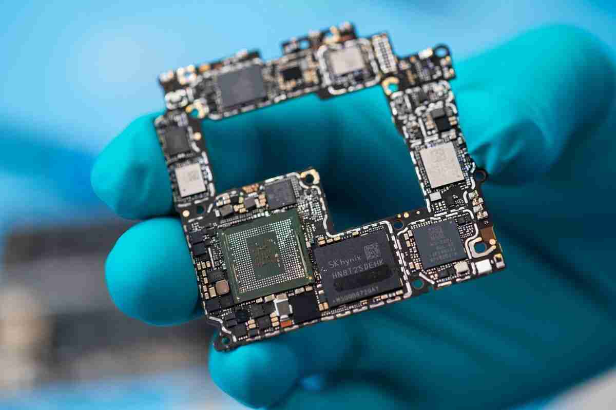 Taiwan Adds Huawei and SMIC to Export Control List,