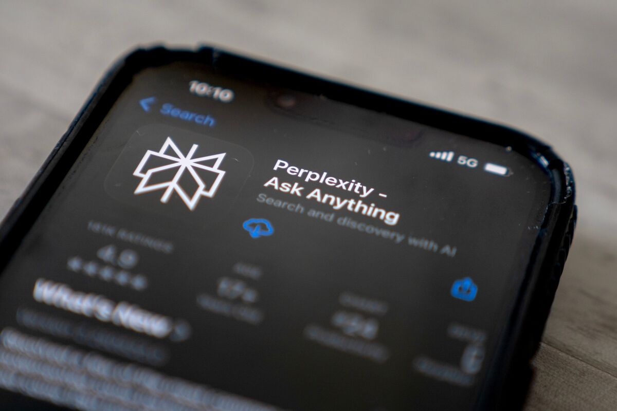 Apple Explores Potential Acquisition or Partnership with AI 