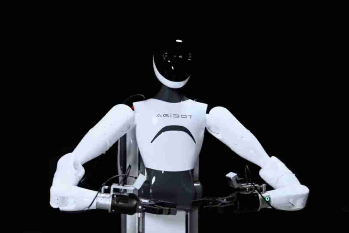 AgiBot Unveils World's Largest Humanoid Robot Training