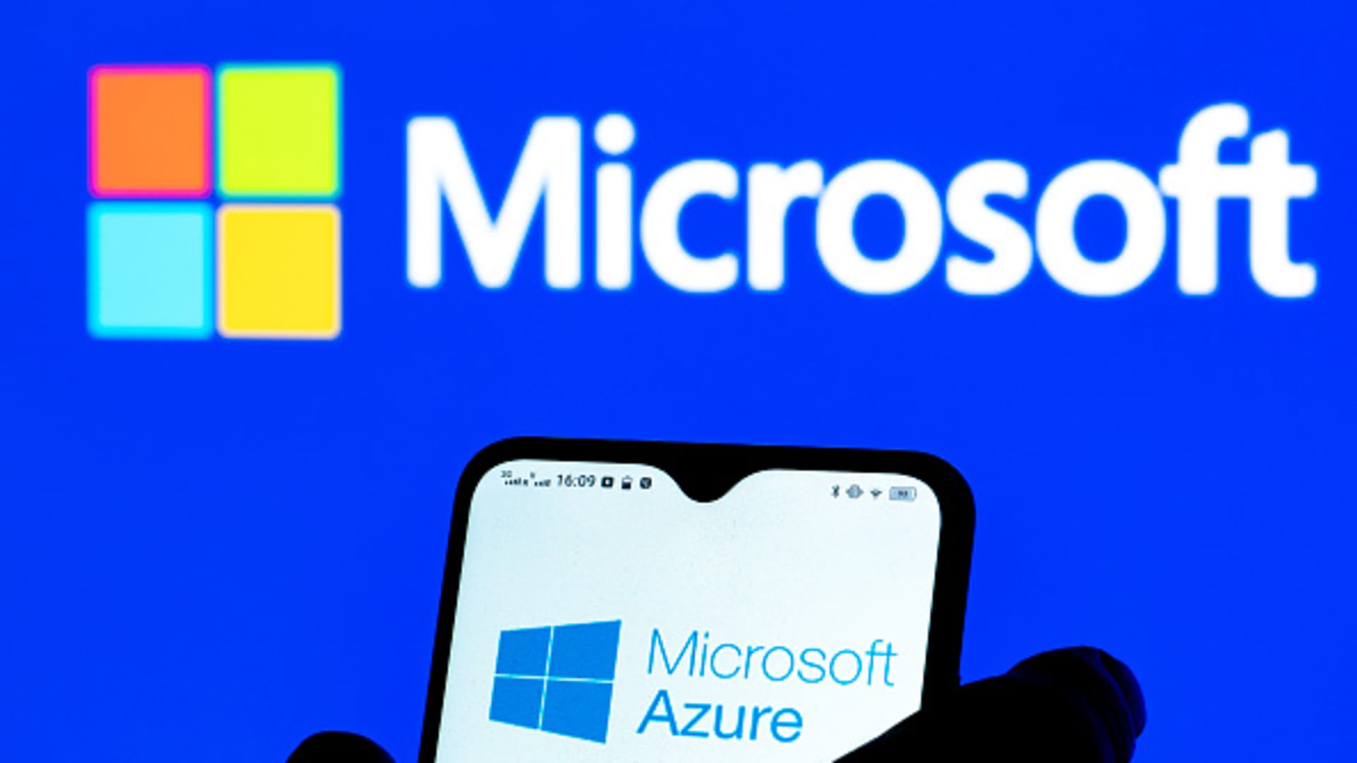 Microsoft's AI Initiatives Drive Bullish Outlook from