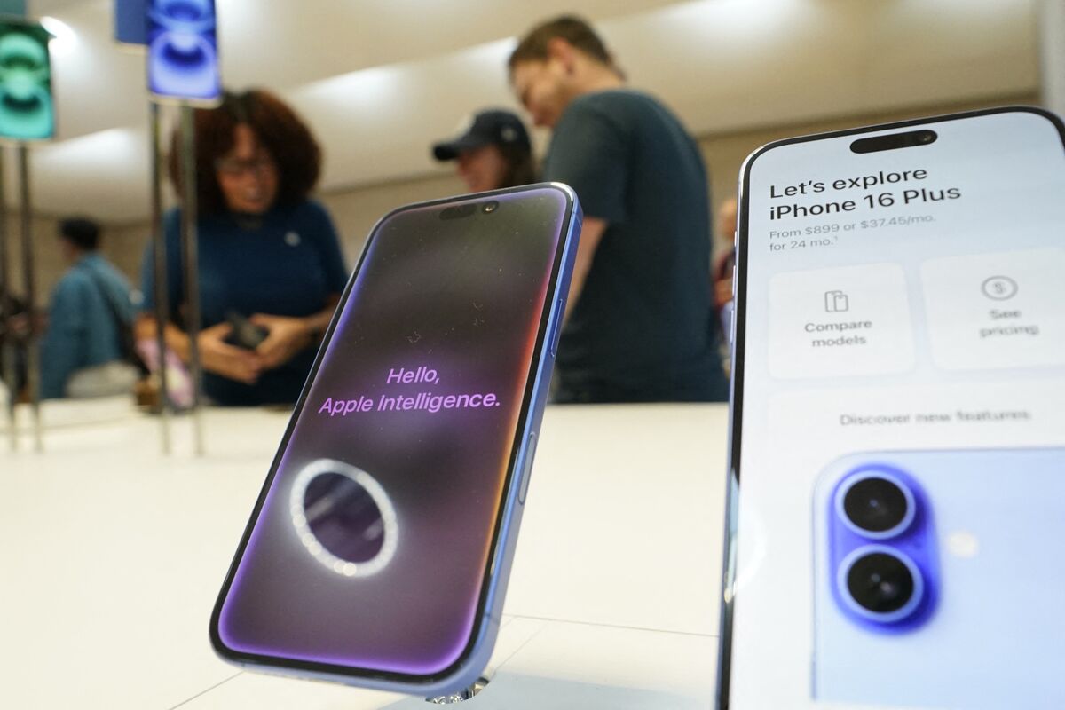 Apple's 'Best Quarter Ever' Disappoints as AI-Enhanced