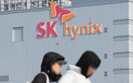 SK hynix Surpasses Samsung in Quarterly Profit, Driven by