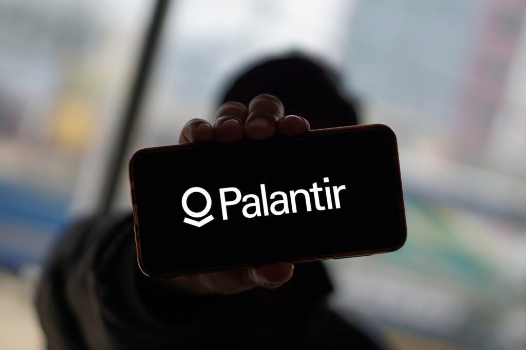 Palantir Warns of AI Arms Race with China, Urges US Action