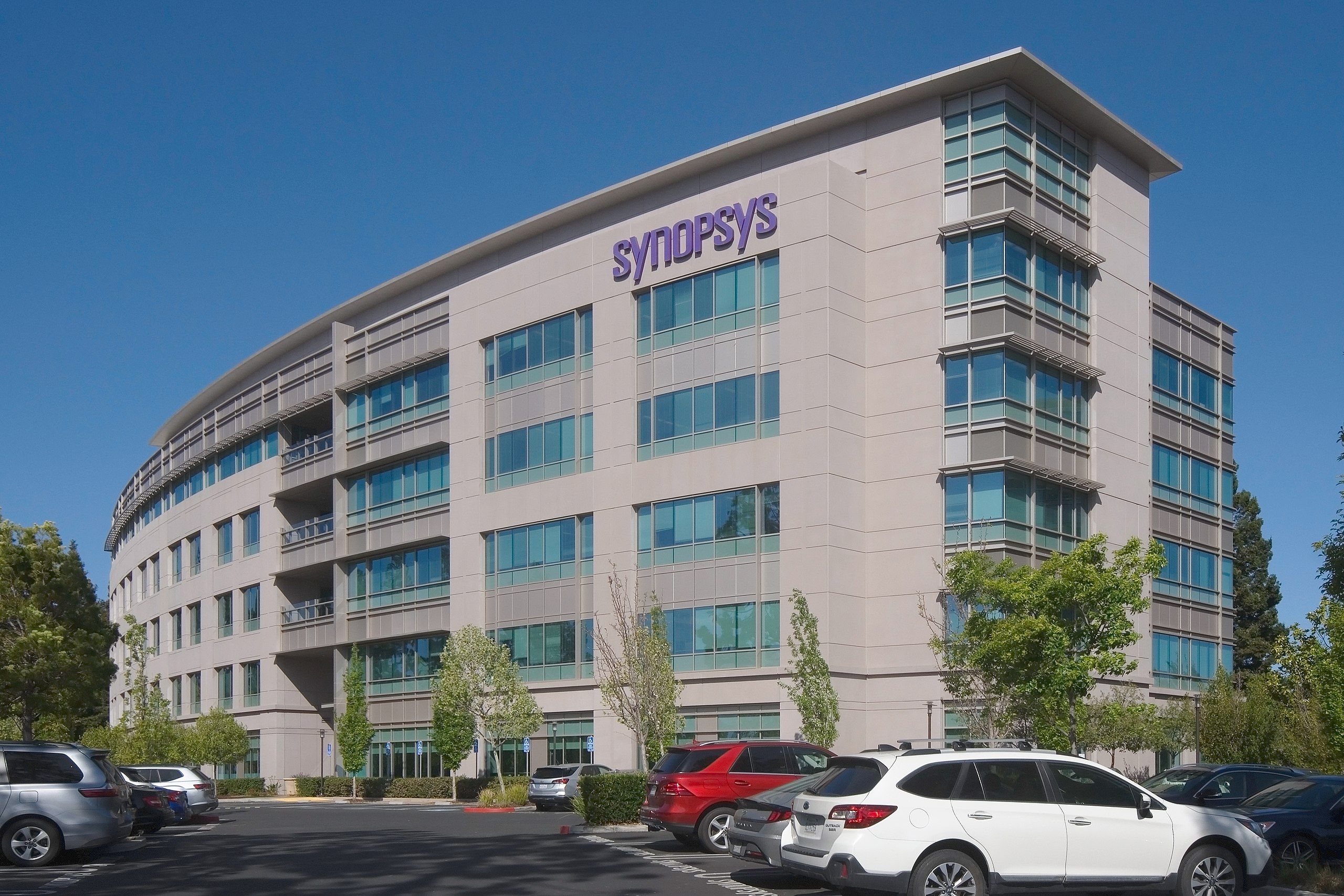 Synopsys Reports Strong Q1 Earnings, Forecasts Growth Amid