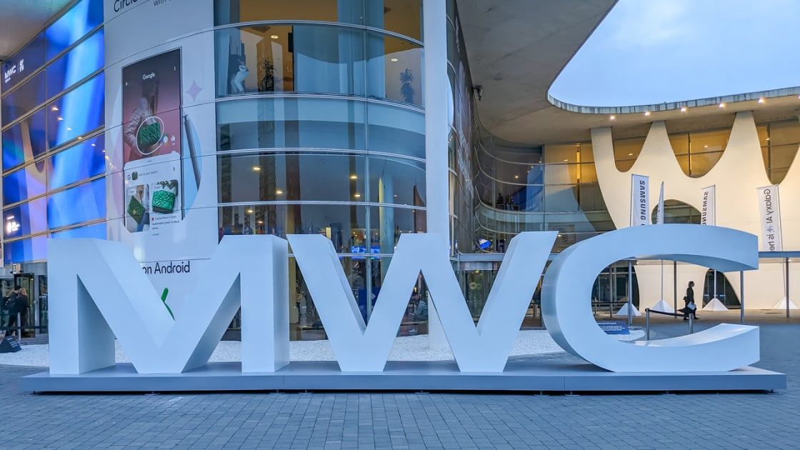 MWC 2025 Highlights: AI Integration, Innovative Designs,