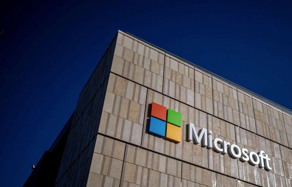 Microsoft's AI Investments Fail to Boost Stock Performance