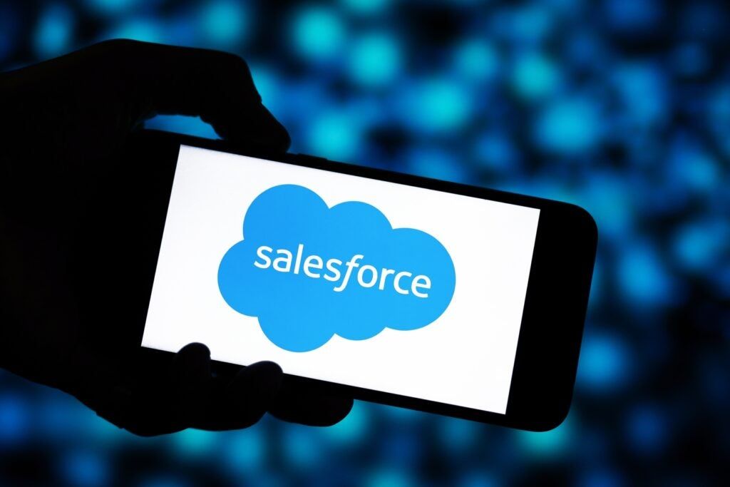 Singapore Airlines and Salesforce Partner to Revolutionize