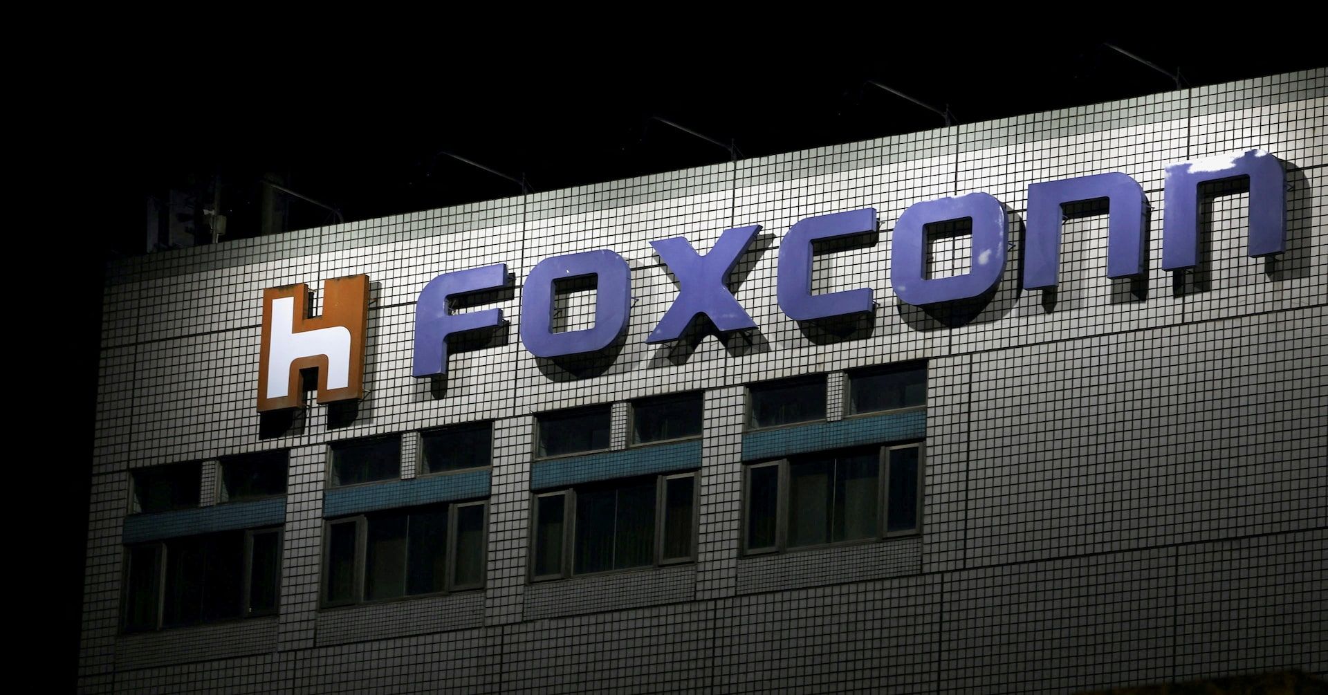 Foxconn Reports Mixed Q4 Results, Forecasts Strong Growth