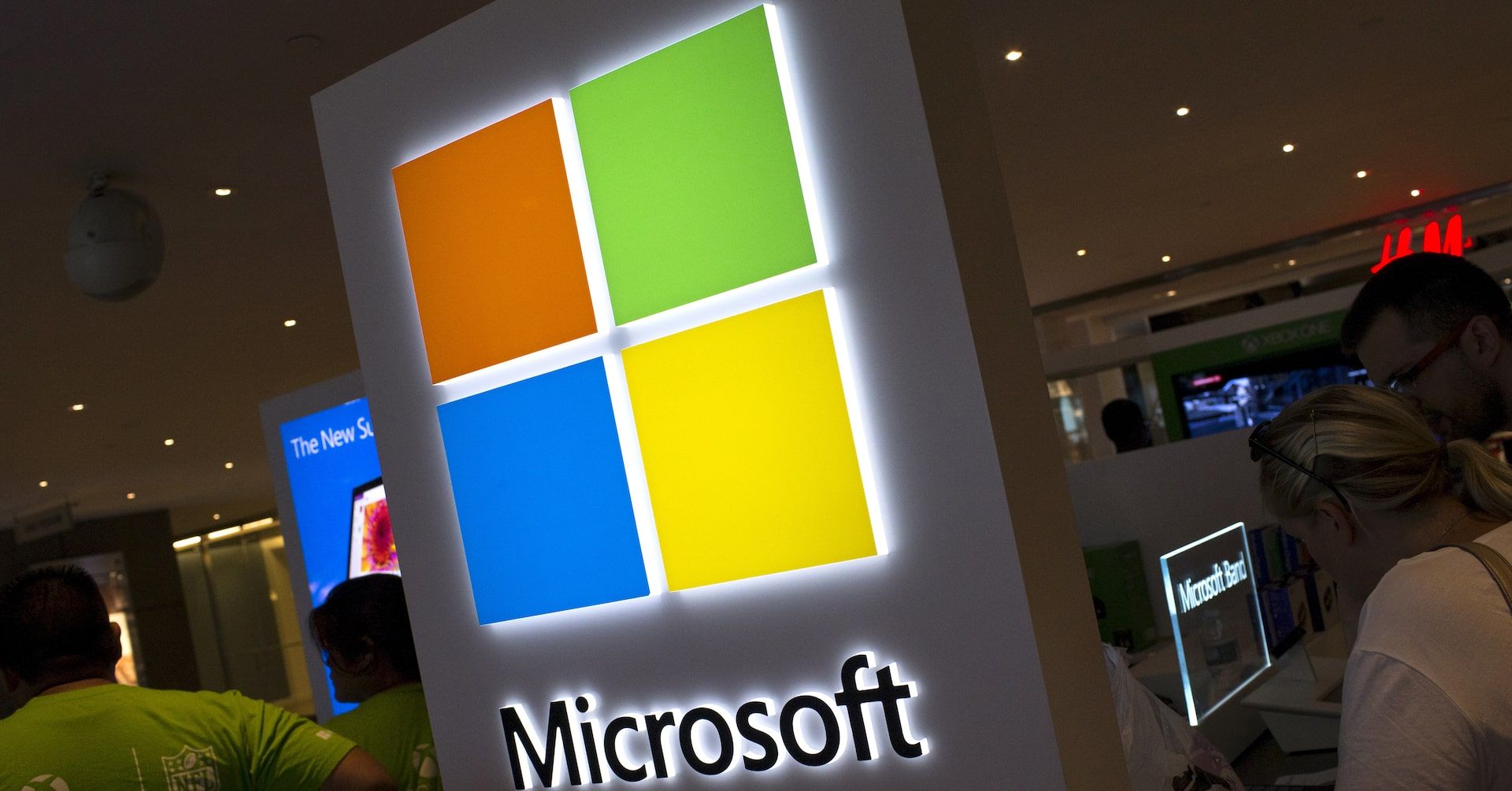 US Tech Giants Urge Easing of AI Export Controls to Compete 