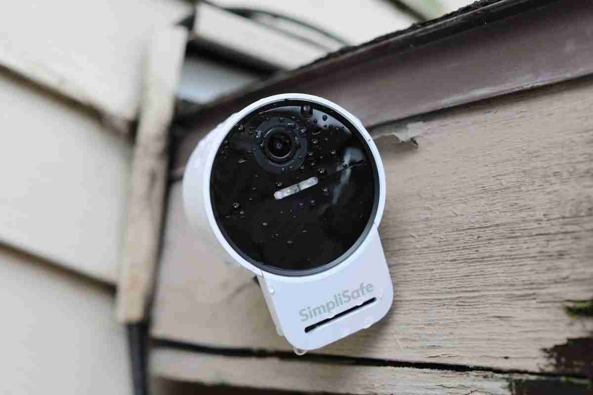 SimpliSafe Launches AI-Powered Outdoor Security Camera with 