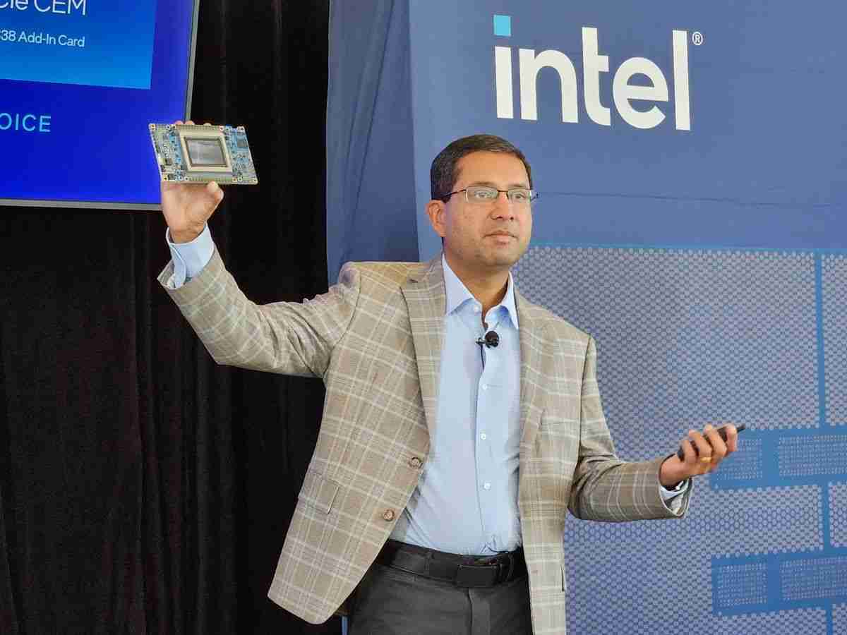 Intel Shifts AI Strategy: Focuses on Cost-Effective