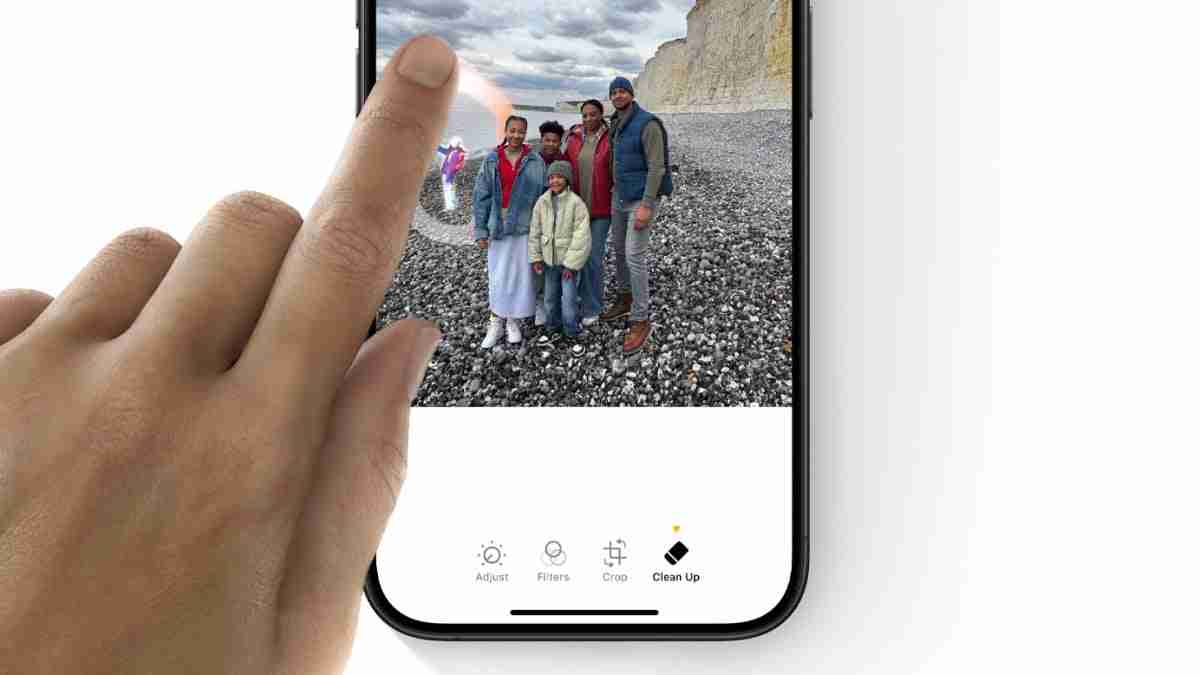 Apple Introduces 'Clean Up': An AI-Powered Photo Editing