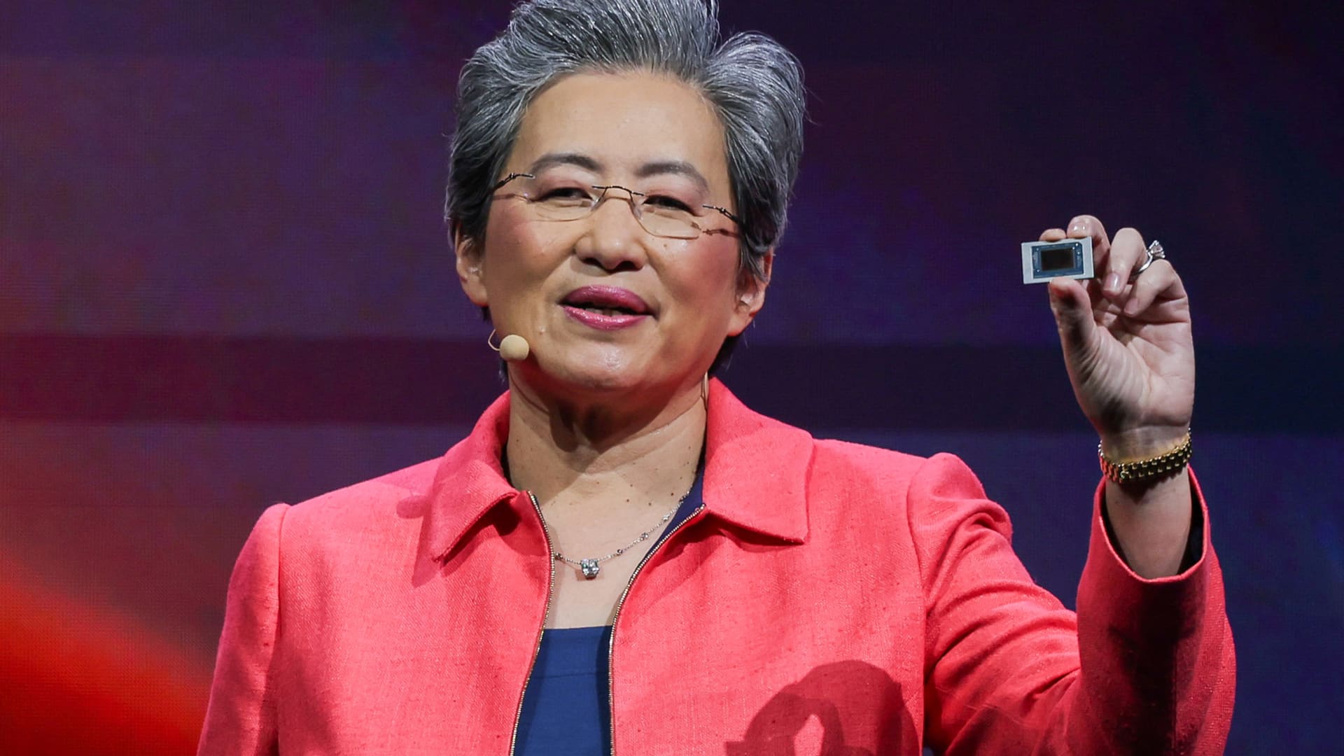 AMD's Q3 Earnings: Strong AI Growth Amid Market Challenges