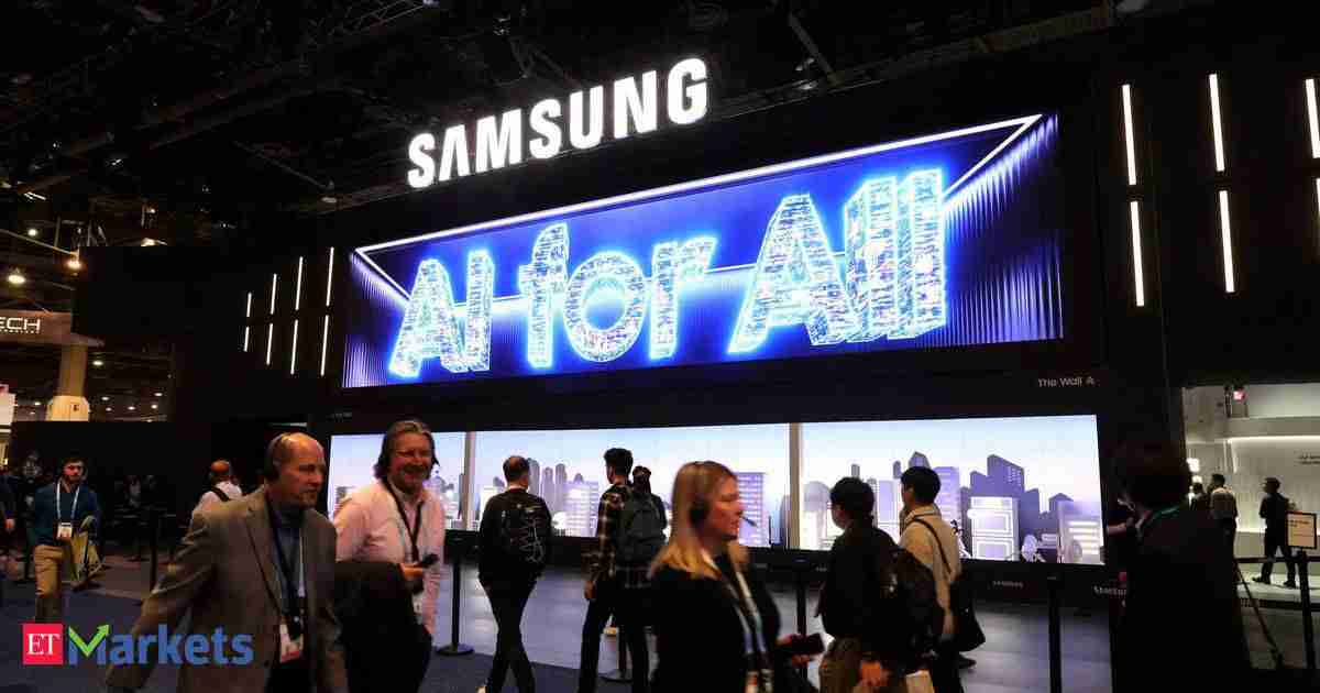 Samsung's Semiconductor Profits Plummet Amid Struggles in