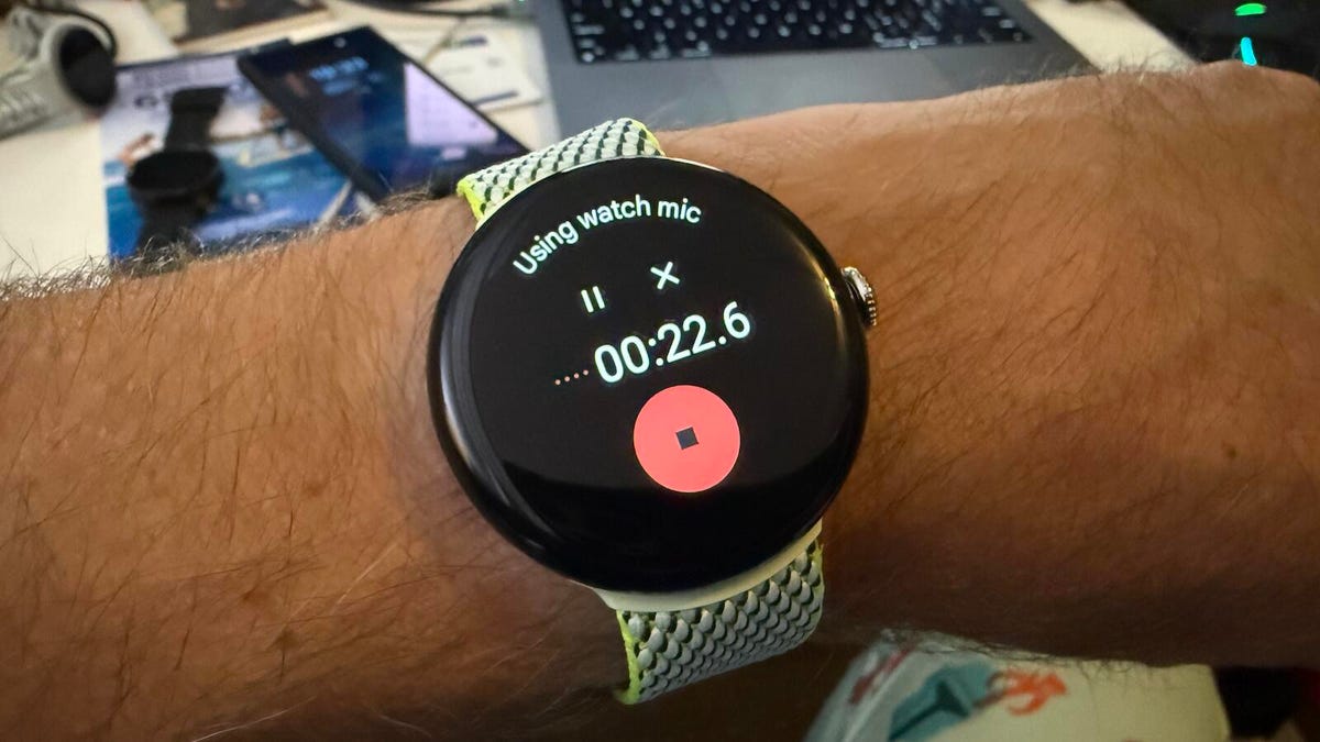 Android Smartwatches Rival Apple Watch with AI-Powered