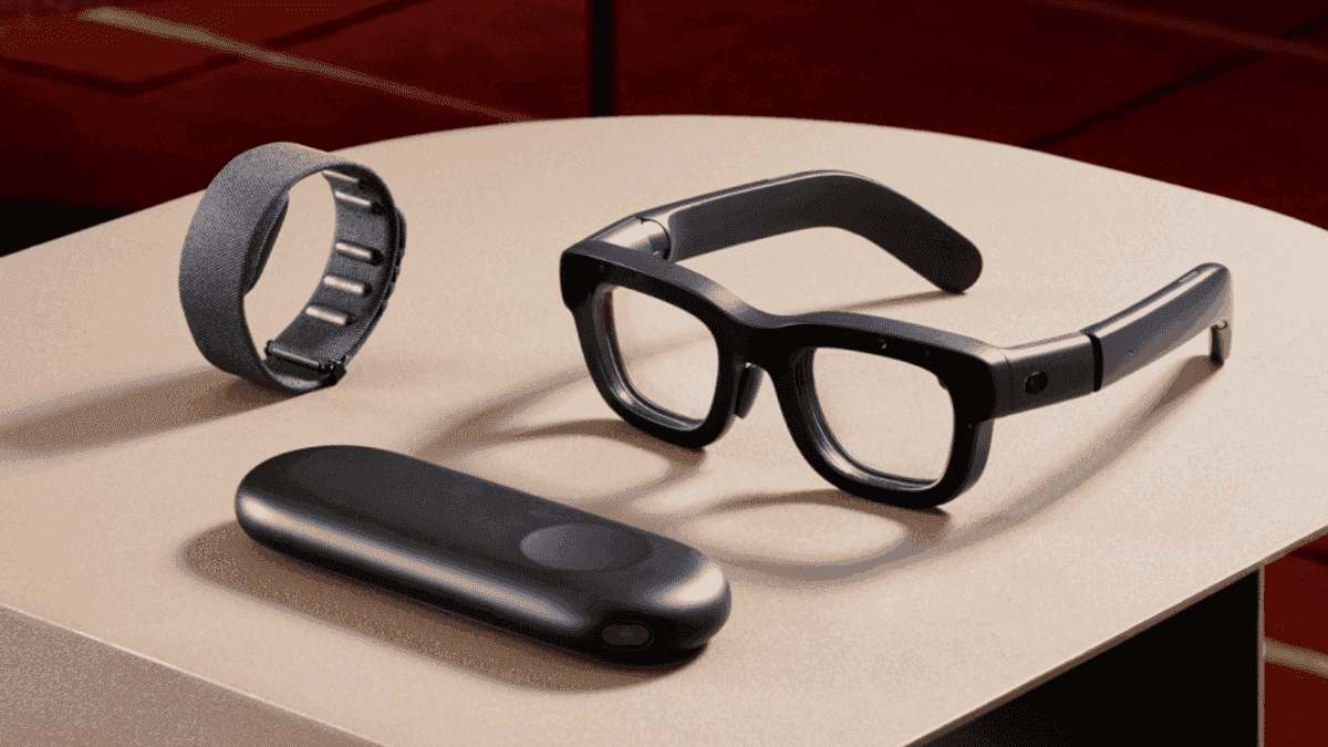 OpenAI and Apple Join the Smart Glasses Race, Challenging