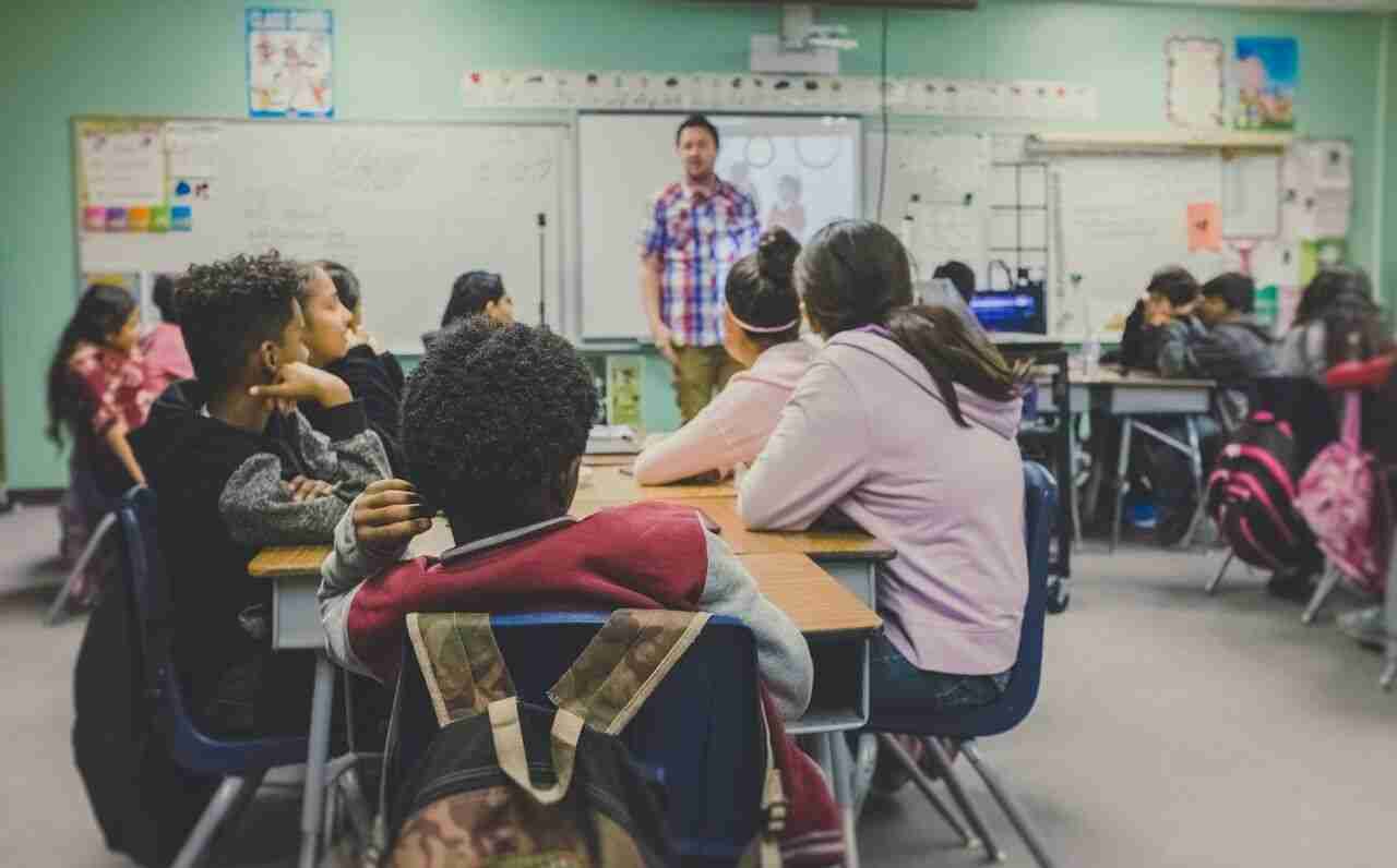 AI in Education: Embracing Technology While Navigating