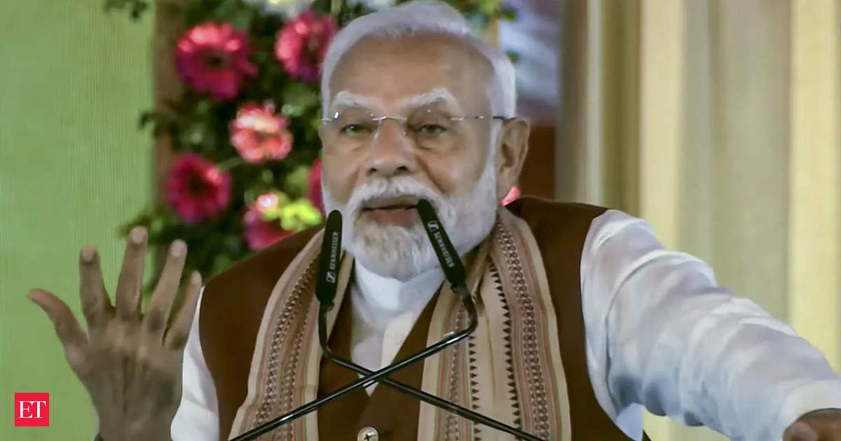 PM Modi Addresses AI and Cybercrime Concerns at National