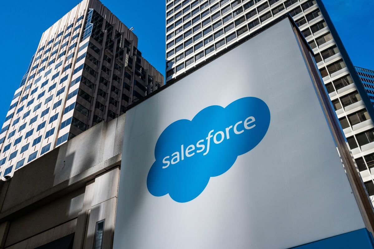 Salesforce's AI Push Faces Scrutiny as Investors Await