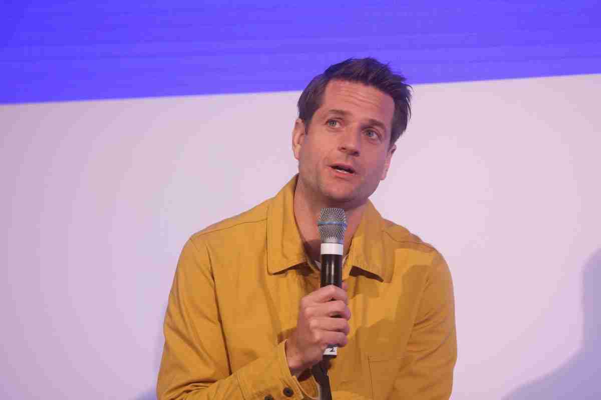 Klarna CEO Claims AI Can Replace All Jobs, Halts Human