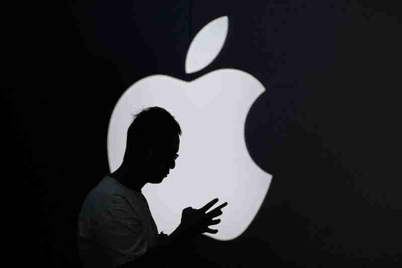 Apple in Talks with Chinese Tech Giants to Integrate AI